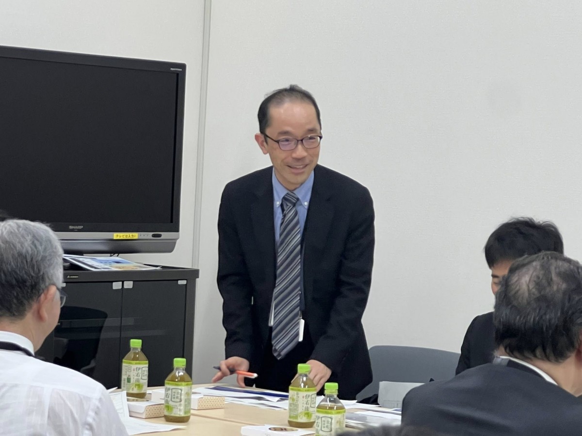 HPVワクチンの男性定期接種化のこれまでの議論について報告する厚労省の前田彰久・予防接種課長