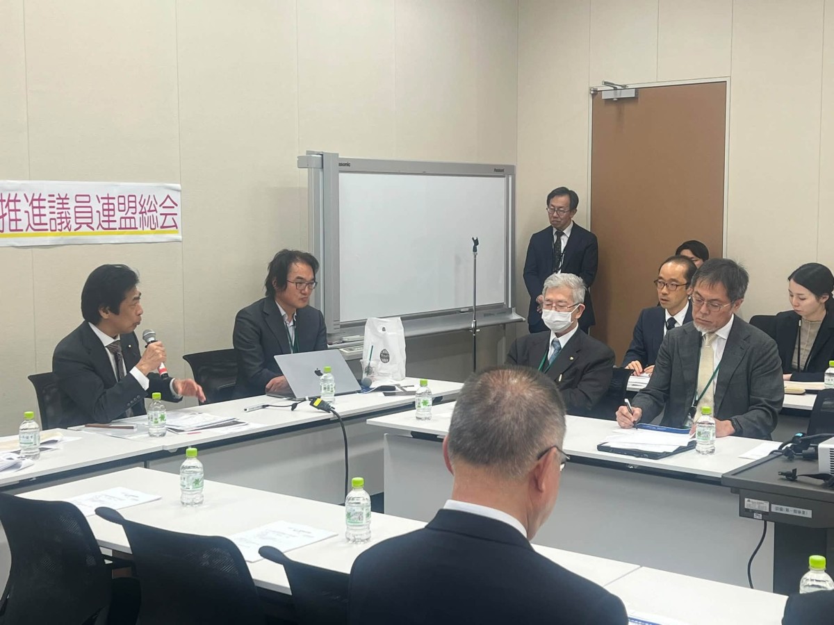厚労省の前田課長に詰め寄る田村会長