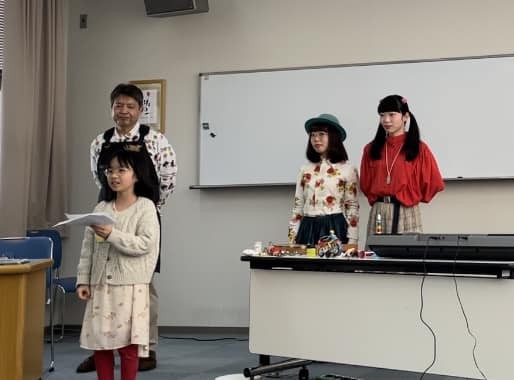 発表するちゅんちゅんさん（藤坂さん提供）