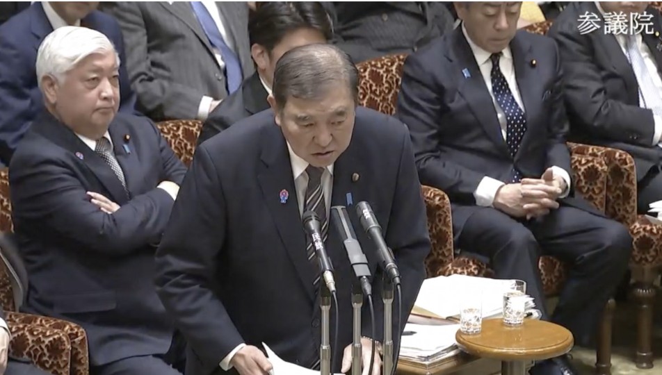 轟さんの問いかけに「患者団体に直接会ってアンケートを受け取る」と答弁した石破首相