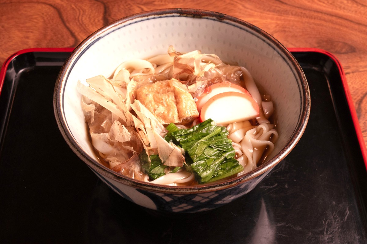 これぞ王道!の「三浦屋」のきしめん。今どきうれしい一杯500円
