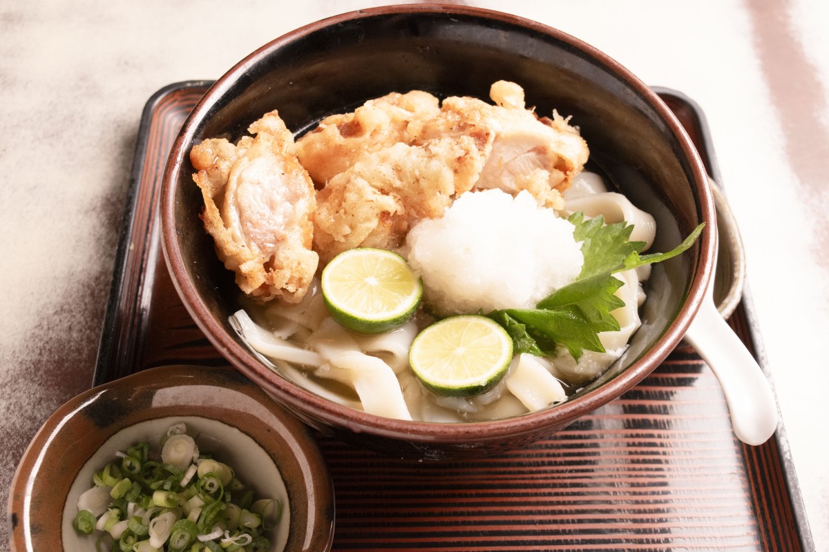 夏メニューのとり天すだちおろしきしめん1200円
