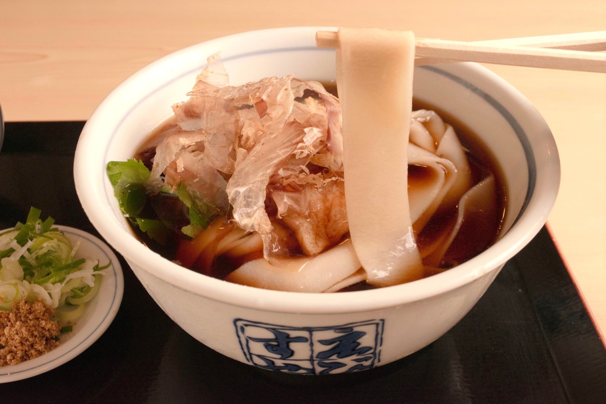 ご覧の通りの幅広麺。幅は2㎝以上