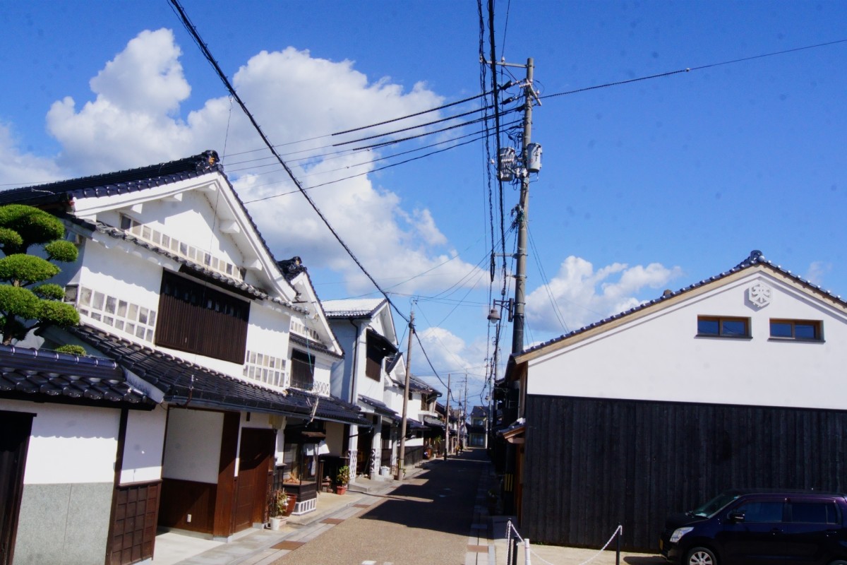 江戸時代に木綿の取引で栄えた、島根県出雲市平田地区の木綿街道。この街道沿いに來間屋生姜糖本舗がある