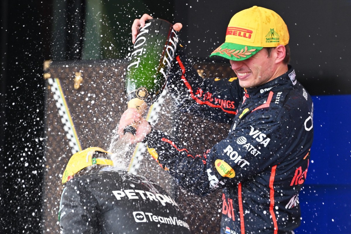 グリッド上のマシンがすべてスタートしたあとにピットレーンに陣取る者たちはスタートが許される。それがいかに絶望的なハンデかはファンでも理解できるところ。フェルスタッペンは8人目の偉業を成し遂げたことになる