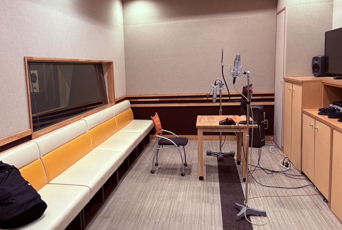 緊張と孤独。五十代からのナレーション録り