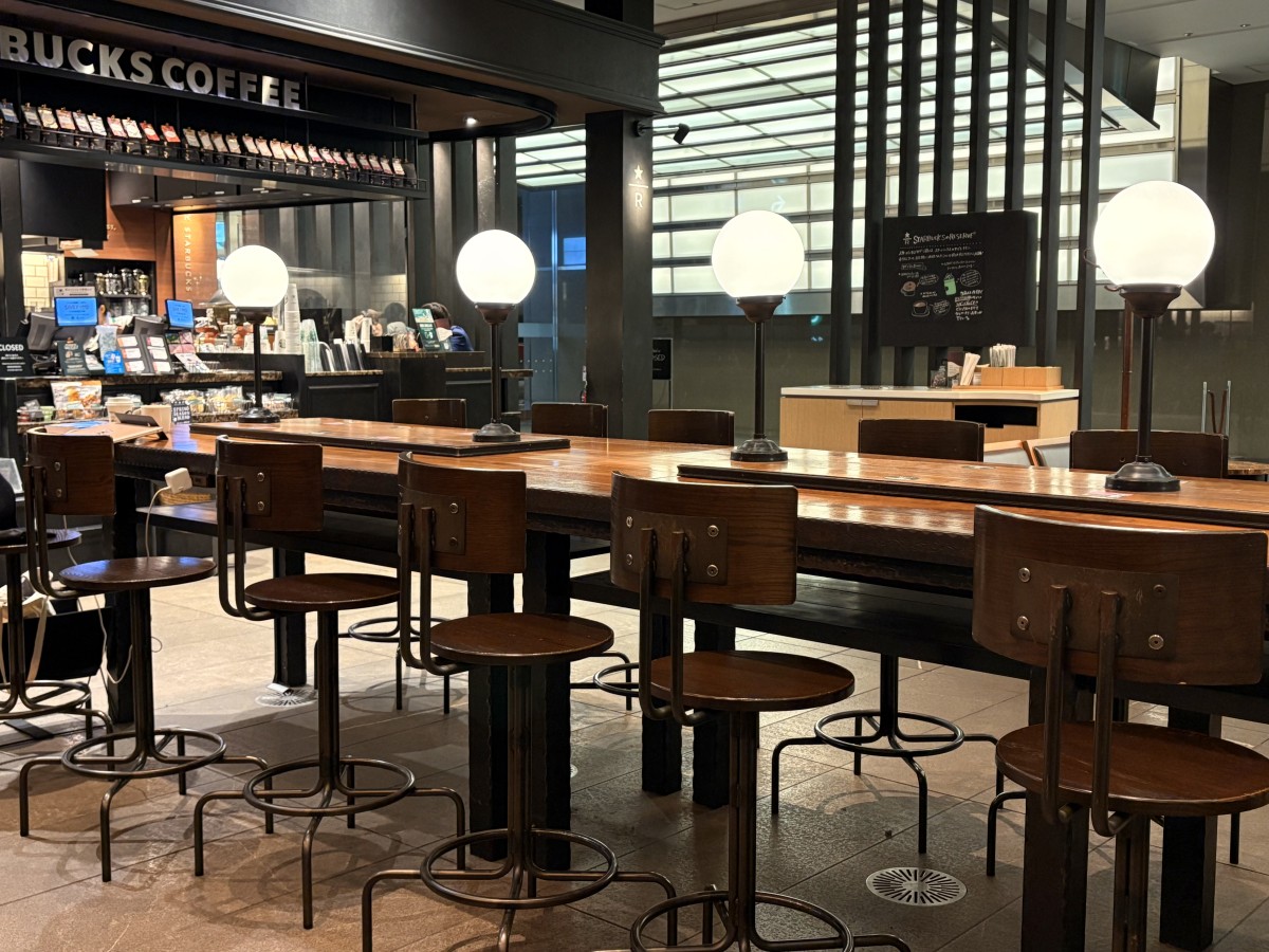 ヒルズ一、空いているスタバより過労を込めて