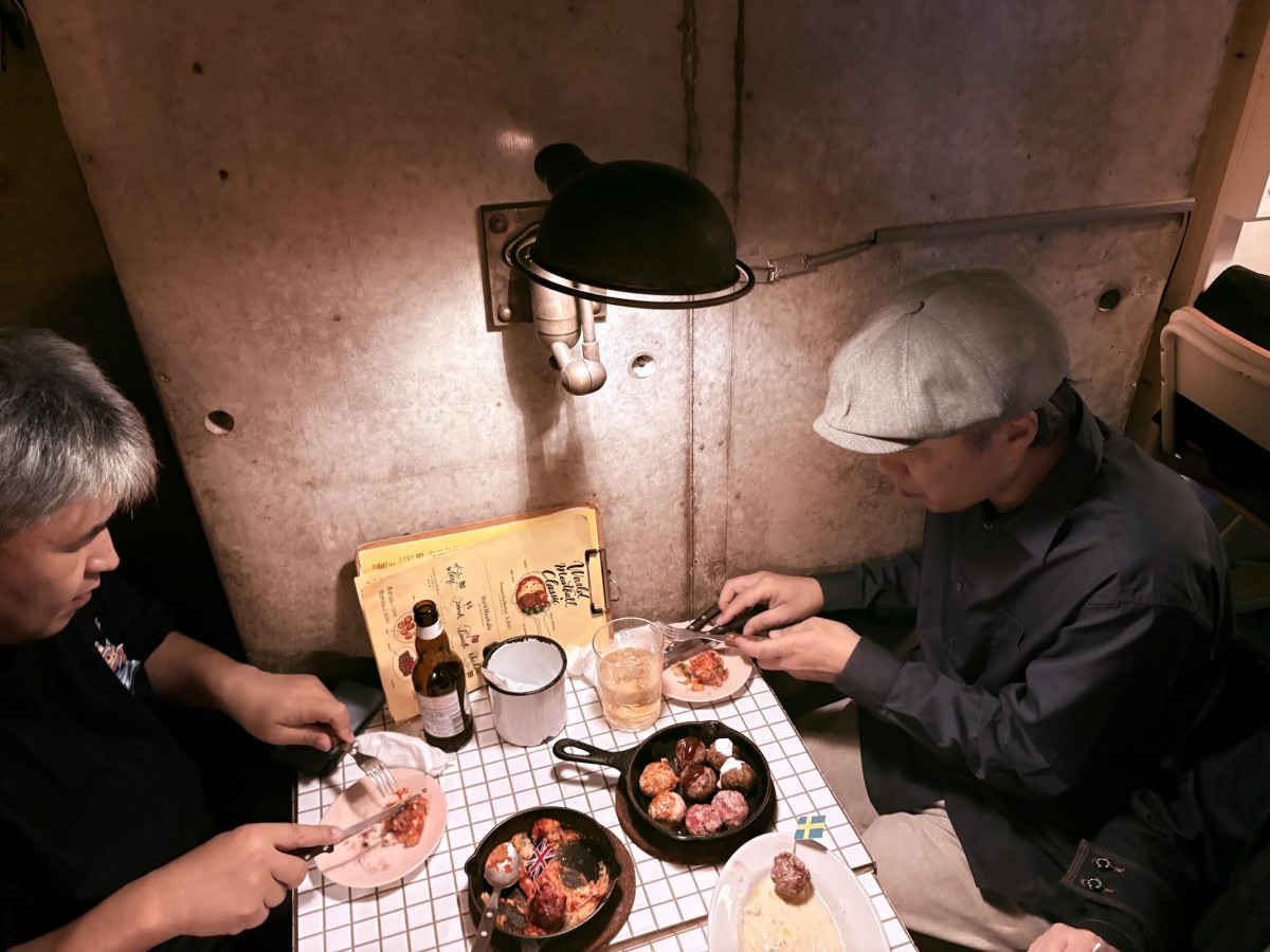 色々な国の味のミートボールを食べられる店。ワールド・ミートボール・クラシック(なんちゅう名前だ!