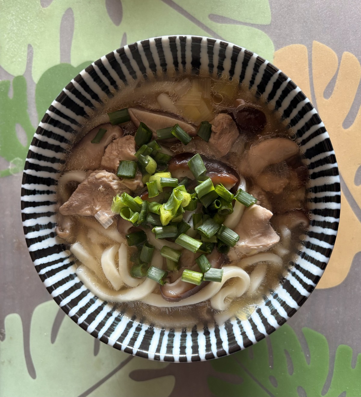 父の作った、鶏と椎茸のうどん。本当に美味しかった。