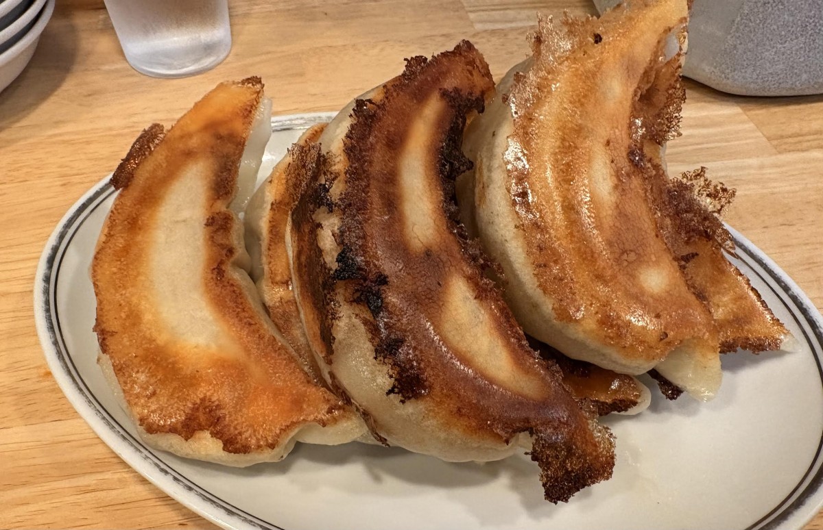 巨大です。酢とラー油でドロドロにしていただきました。ドロドロです