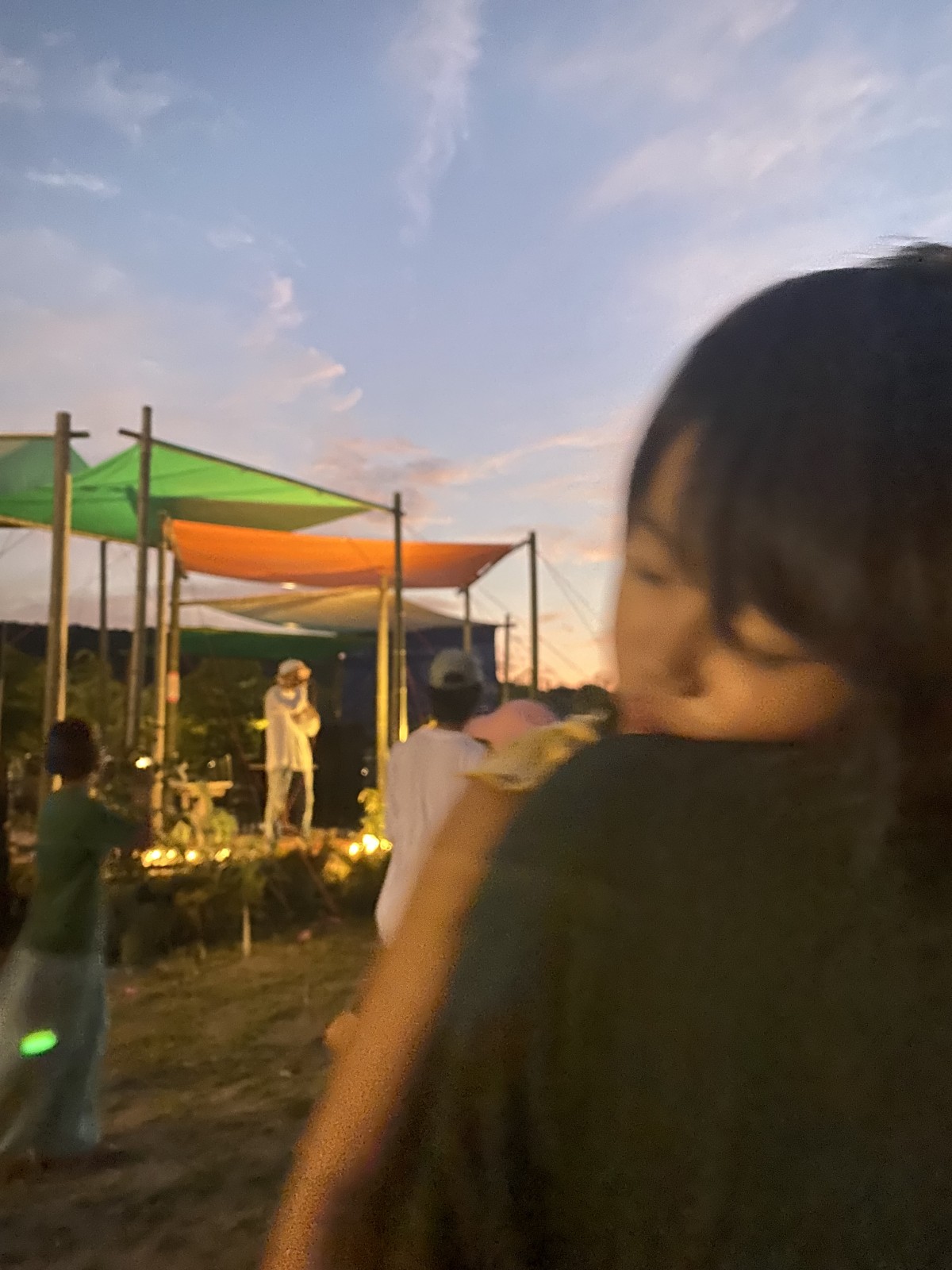 夕暮れの泰尊ライブ、就寝ことり（本人は後ほど寝てないと言い張っていた）