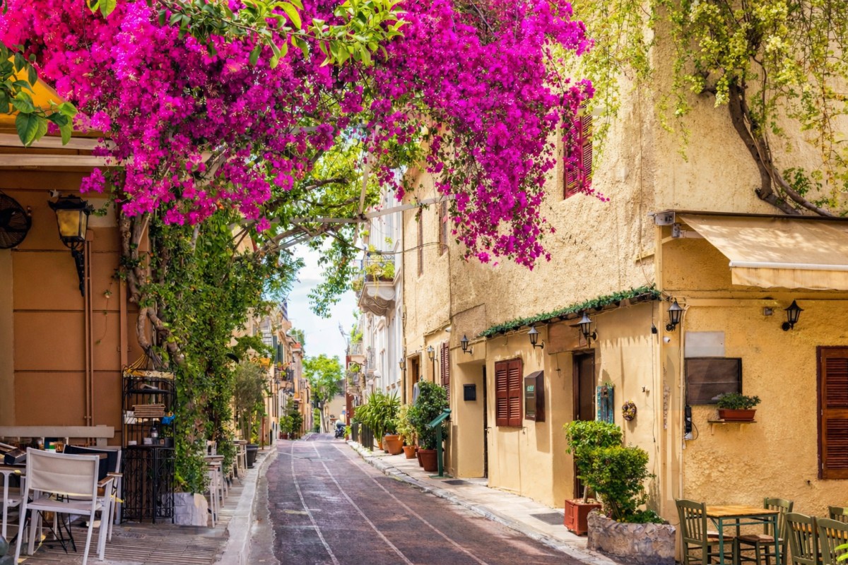 プラカの街並み（AI生成）