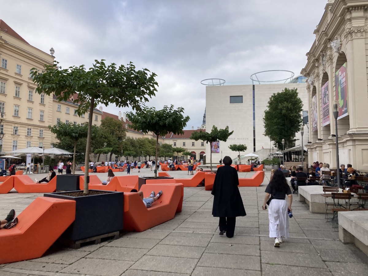 <a href="https://maps.app.goo.gl/CJM5wNtZvLGTefyB9" target="_blank">mumok - Museum moderner Kunst Stiftung Ludwig Wien</a>