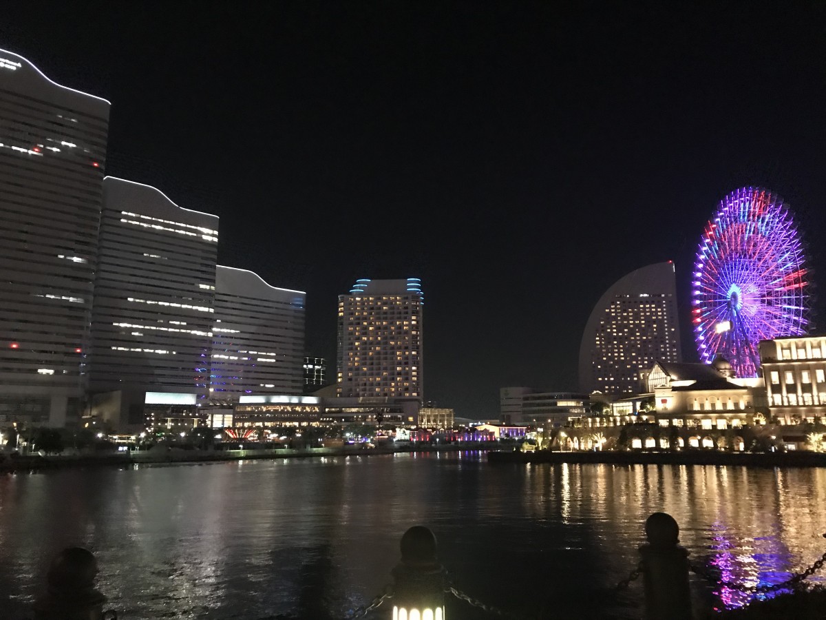 横浜の夜景は東京からすごく近いのに非日常が味わえます。