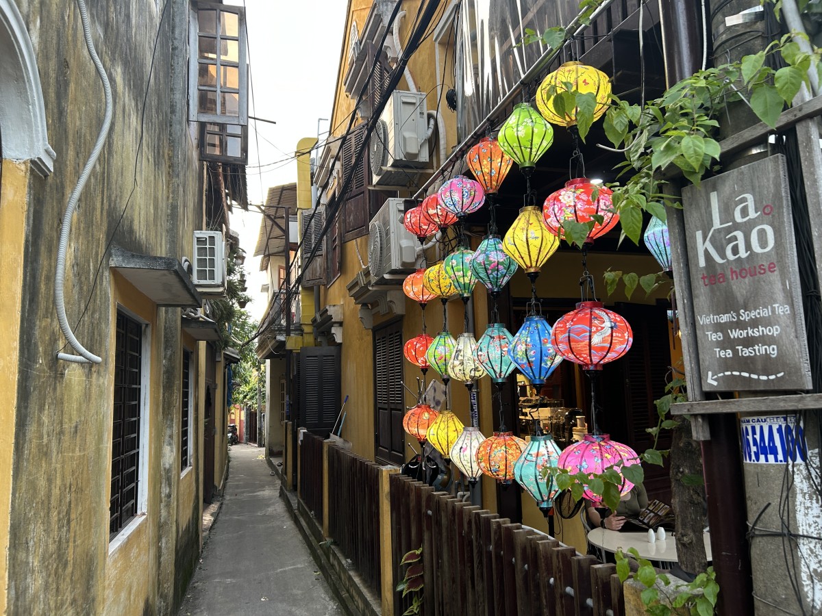 狭い路地がたくさんあり、そのことがバイクや車の往来を減らしていて、のんびりできる