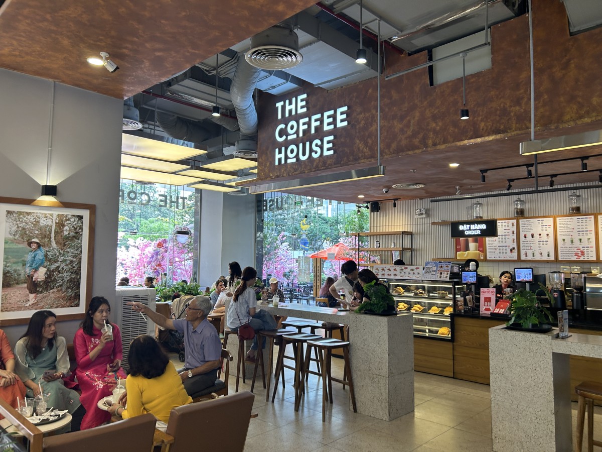 ニャトランはベトナムの地方都市ですが、観光地化されたため近代的なカフェが多いです。滞在型ノマド民にもおすすめかも。