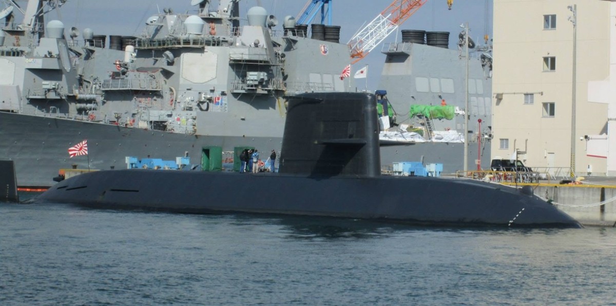 米軍攻撃型原潜 SSN　たぶん、ロサンゼルス級　横須賀　著者撮影