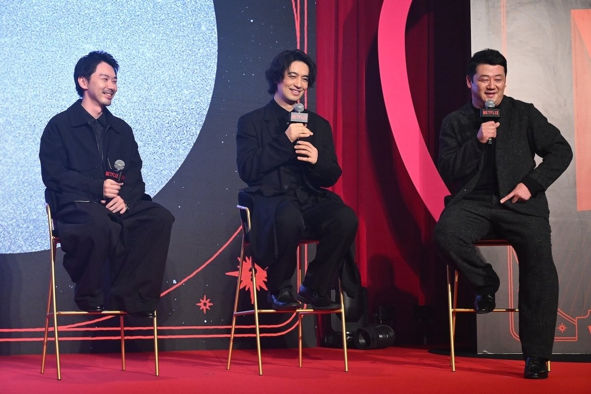 左から松本優作監督、斎藤工、佐藤善弘プロデューサー