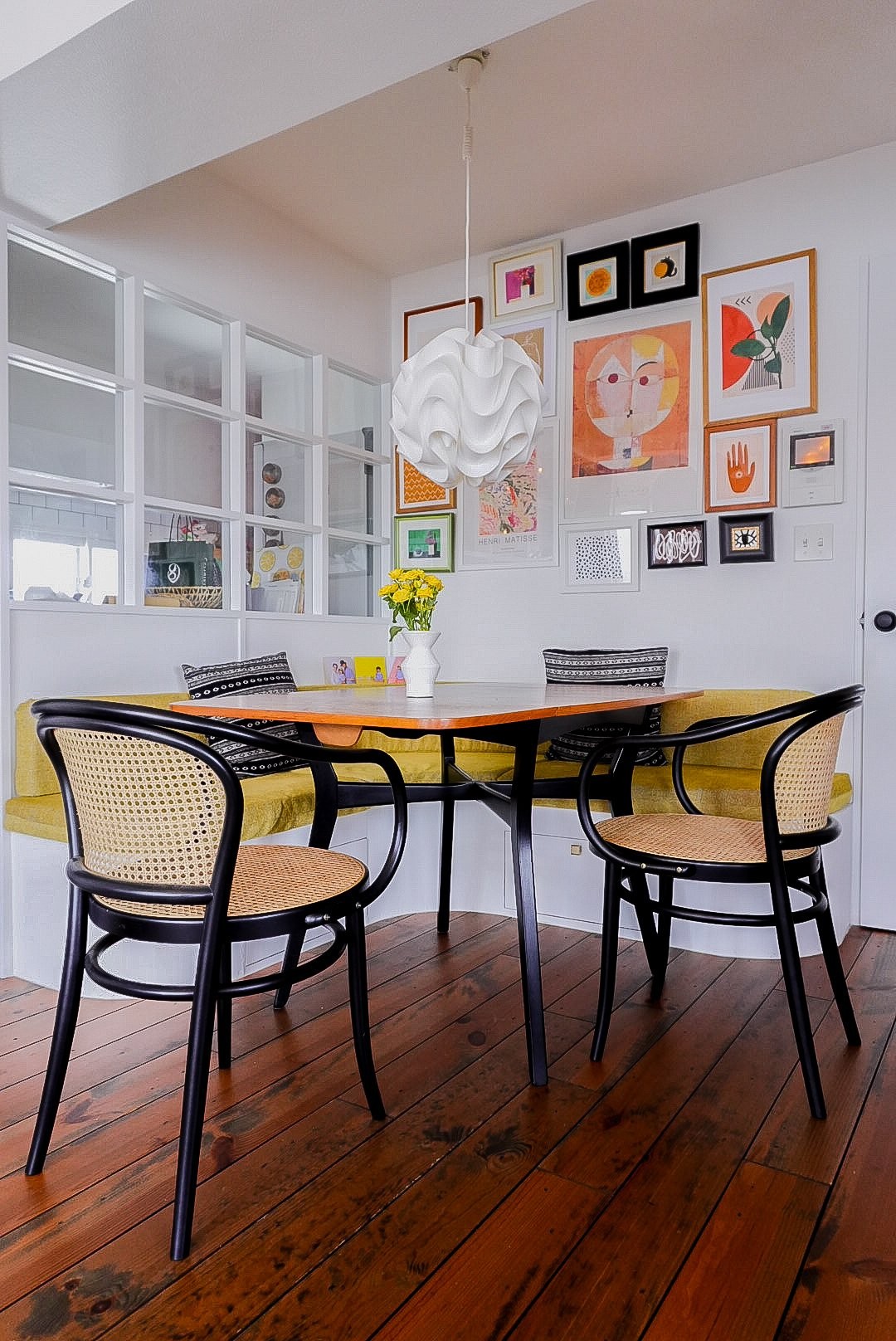 リビング側から見たダイニング全景