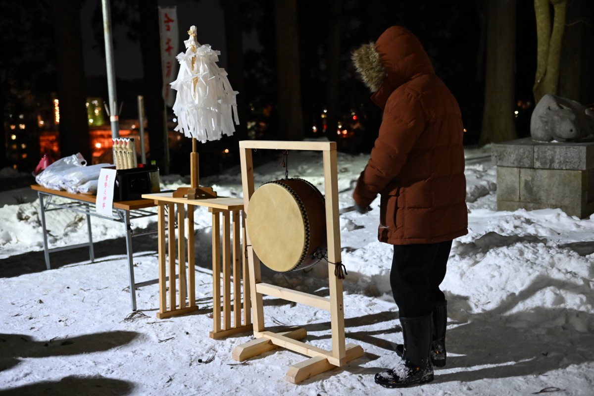 かえっこ神事。宮司さん震えてた