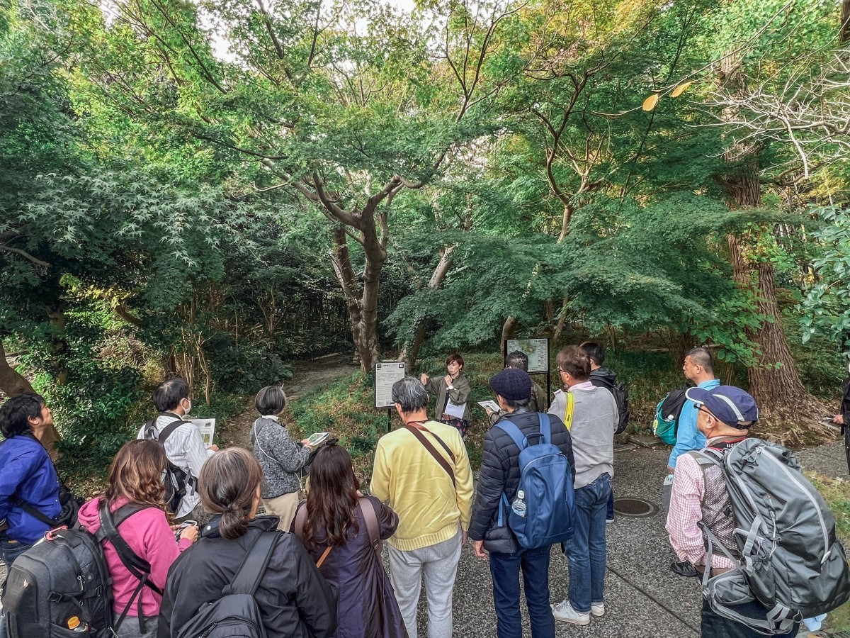 ナラハシ ケン・ツアーの様子・三浦一族ゆかりの地・歴史ガイド付きフォトツアー in 横須賀」
