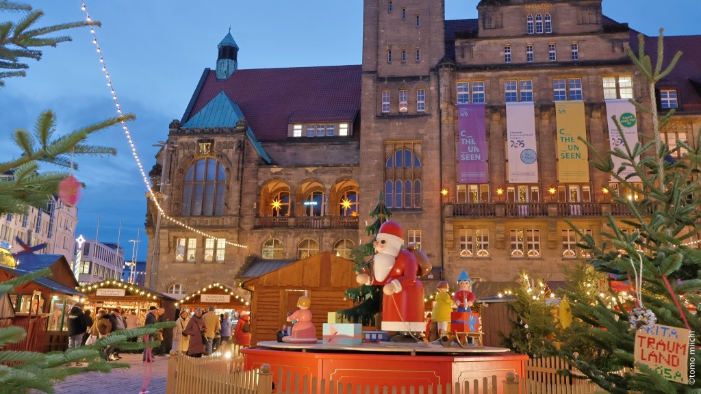 ケムニッツのクリスマスマーケット。まるでクリスマスの子ども部屋のような空間です