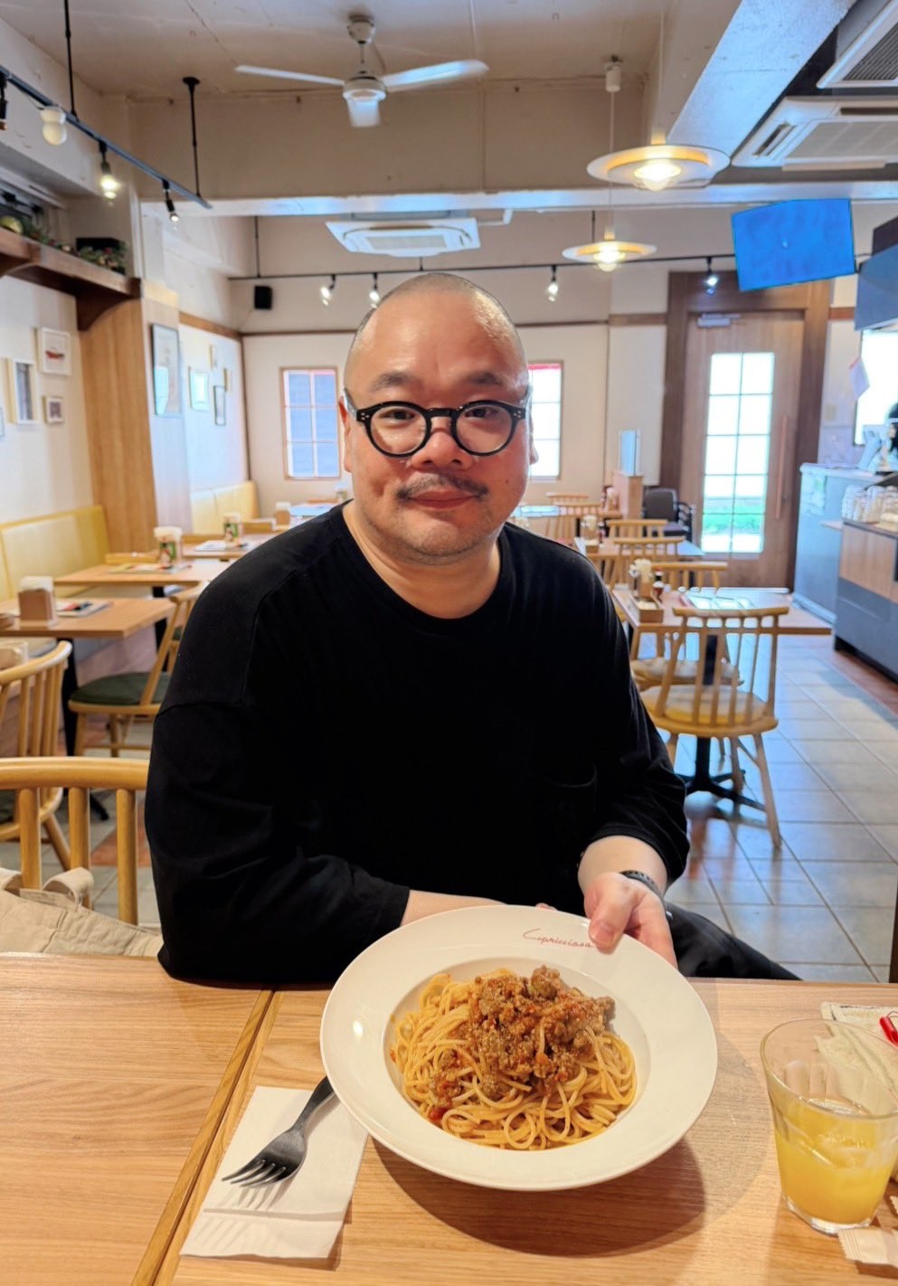 老いた、疲れたと言いながらパスタは必ず大盛りを頼む。料理が来たら一度自慢する。