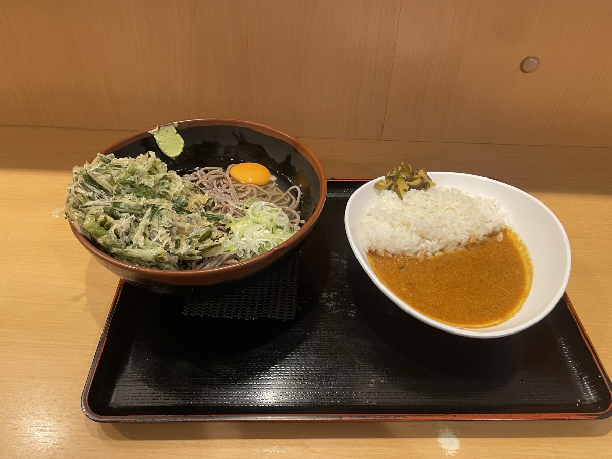 普段は温かい方だが、この日は冷たいそばを注文