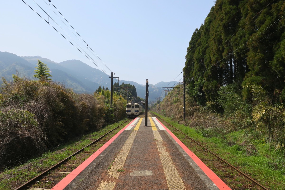 細い。photo:yue arima