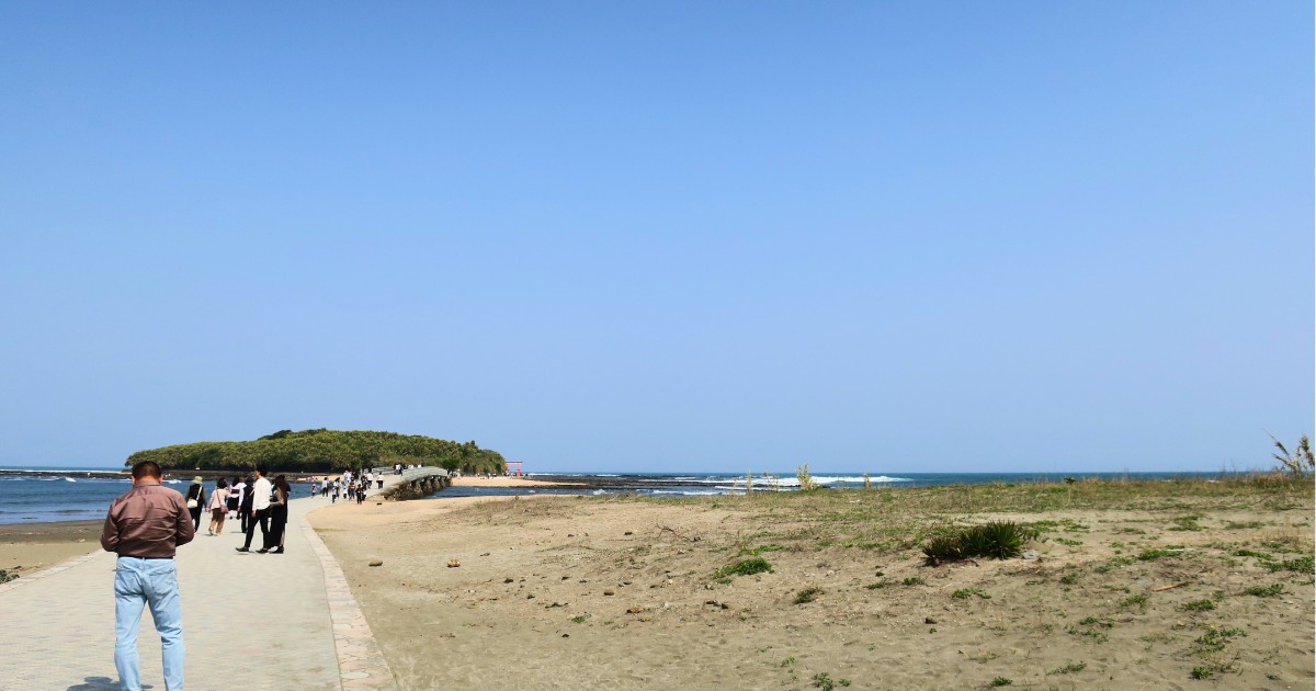 左奥に見えるのが青島。photo:yue arima