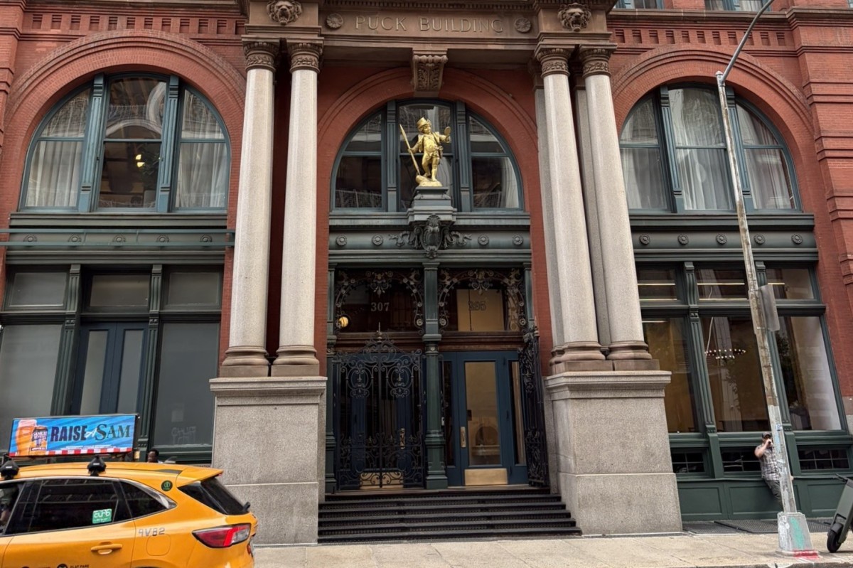 Puck Building