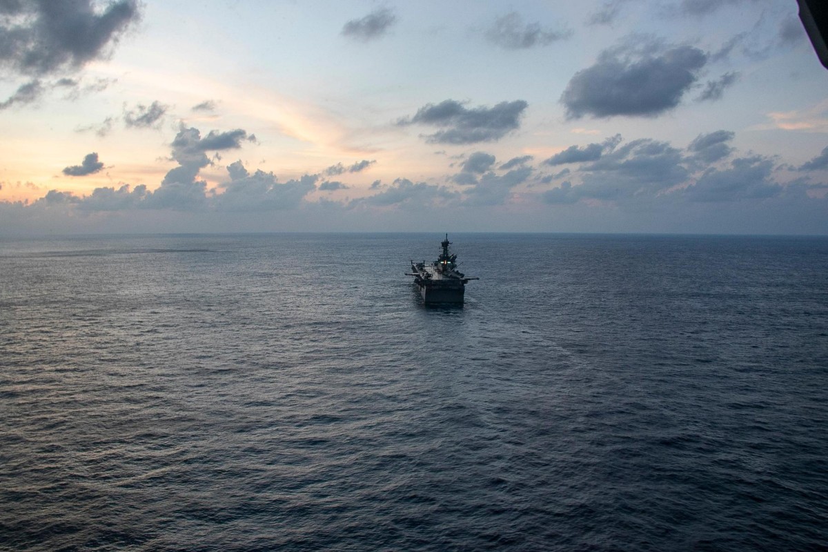 中東海域に向かってインド洋を航行する米強襲揚陸艦「トリポリ」（米中央軍がＸにポスト）